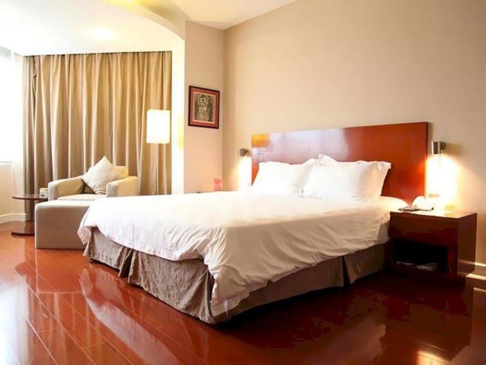 Huntington Terrace Hotel Shanghai Bagian luar foto